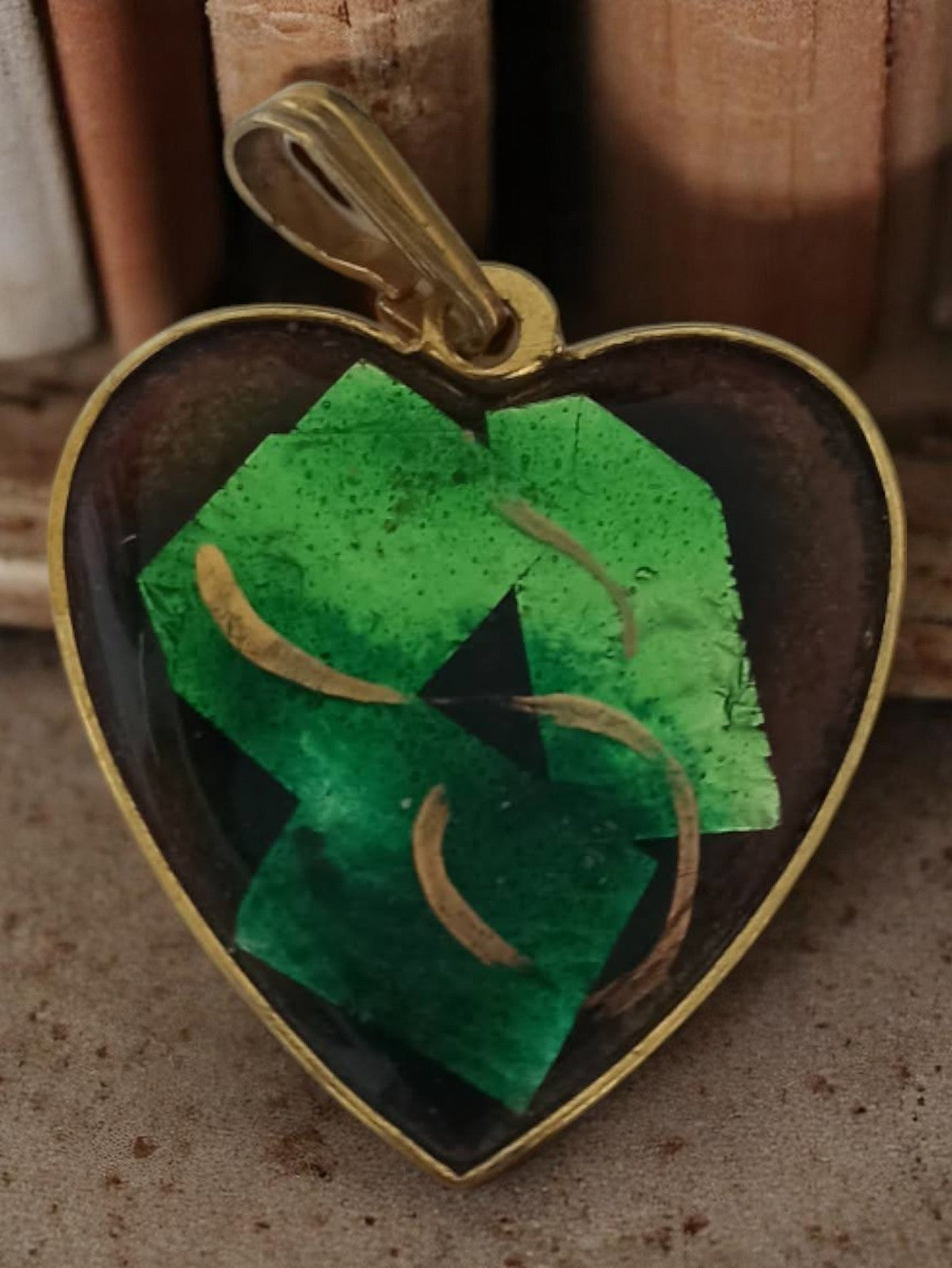 Pendentif cœur vintage doré, motif vert rétro, fantaisie métal