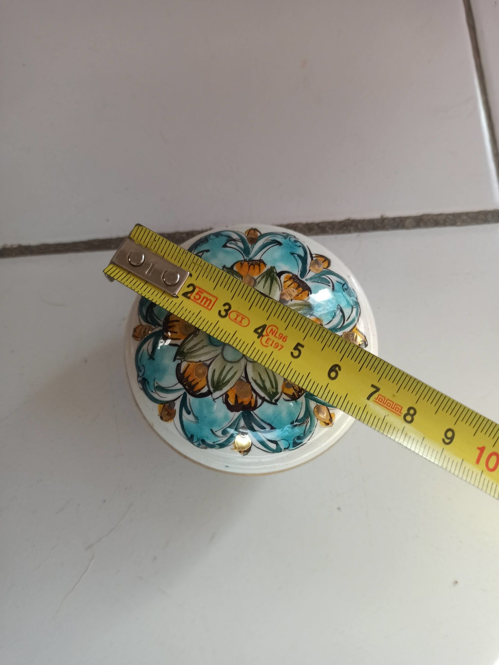 Petite boîte en faïence peinte main vintage Ancienne, objet rétro collection déc