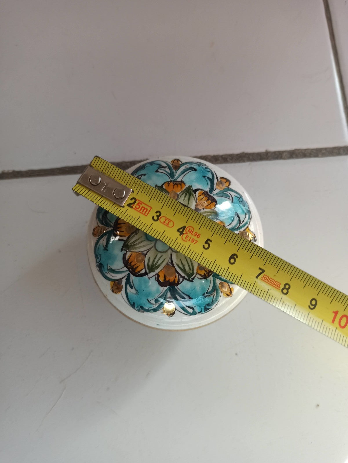 Petite boîte en faïence peinte main vintage Ancienne, objet rétro collection déc