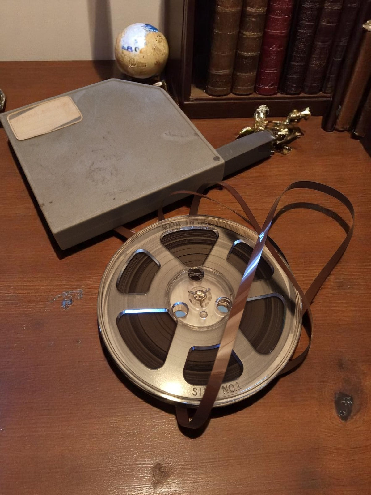 Bobine bande magnétique vintage métal, film audio rétro, Made in Italy