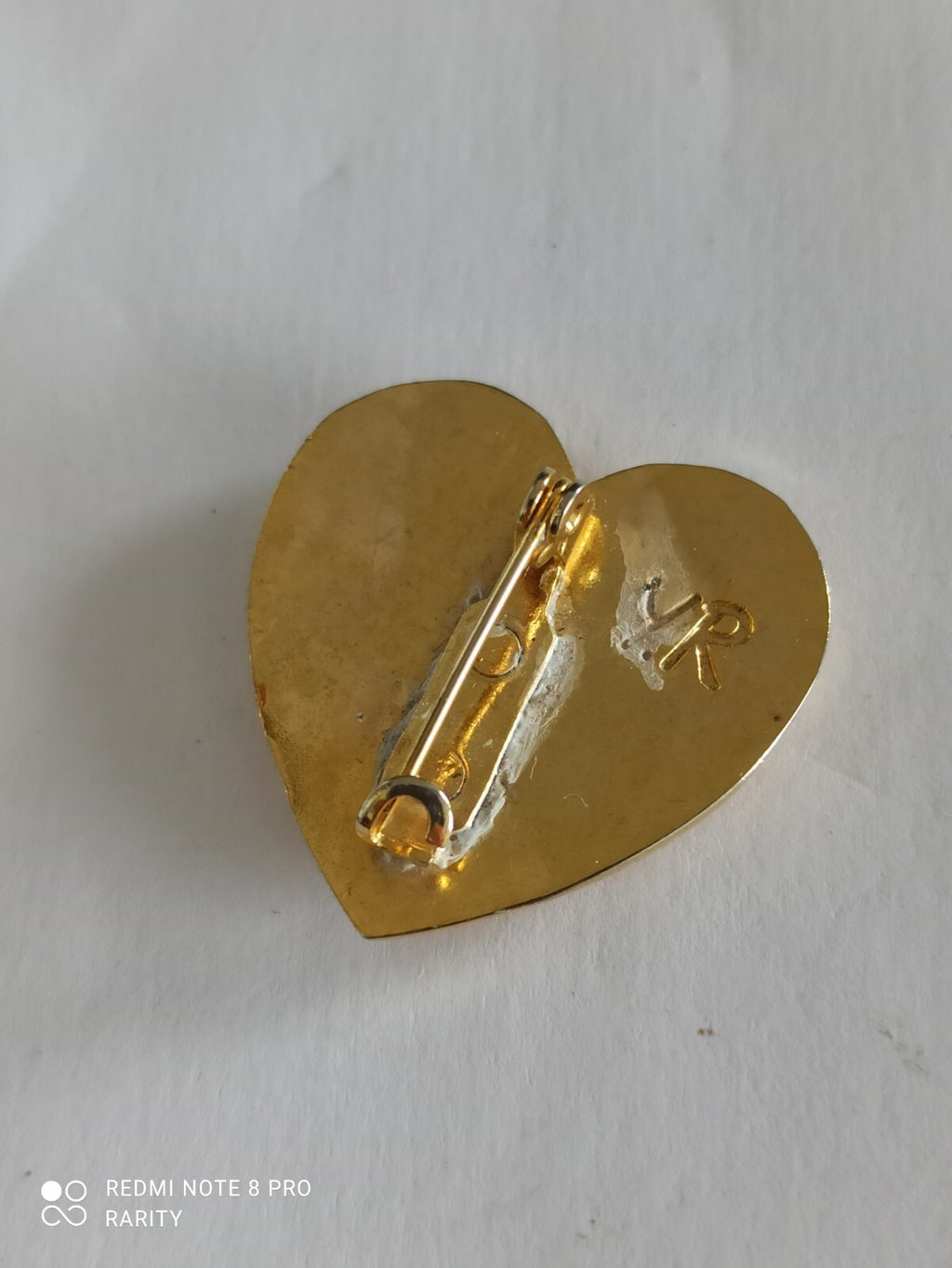 Broche vintage cœur doré Yves Rocher, bijou ancien, pin’s or jaune