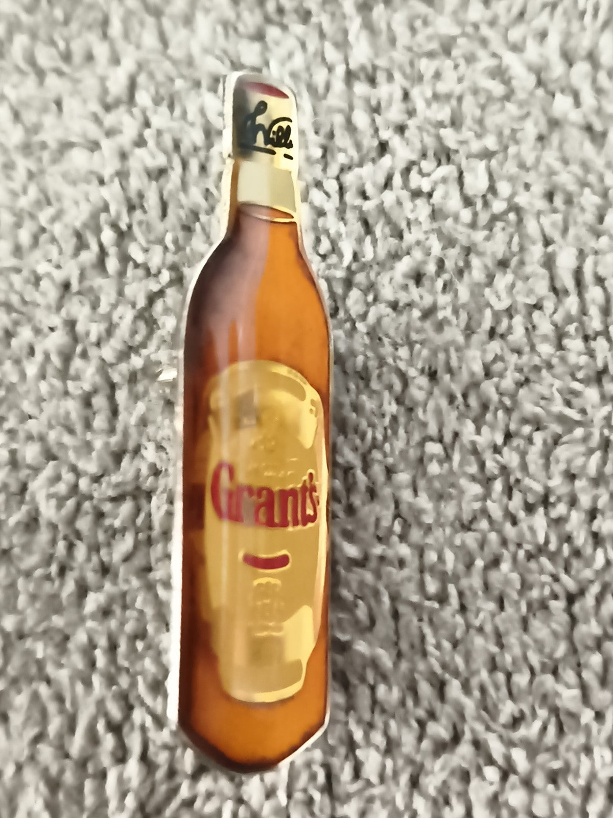 Pin's vintage bouteille Grant's whisky, publicitaire, émaillé, années 90 (Ref 3)