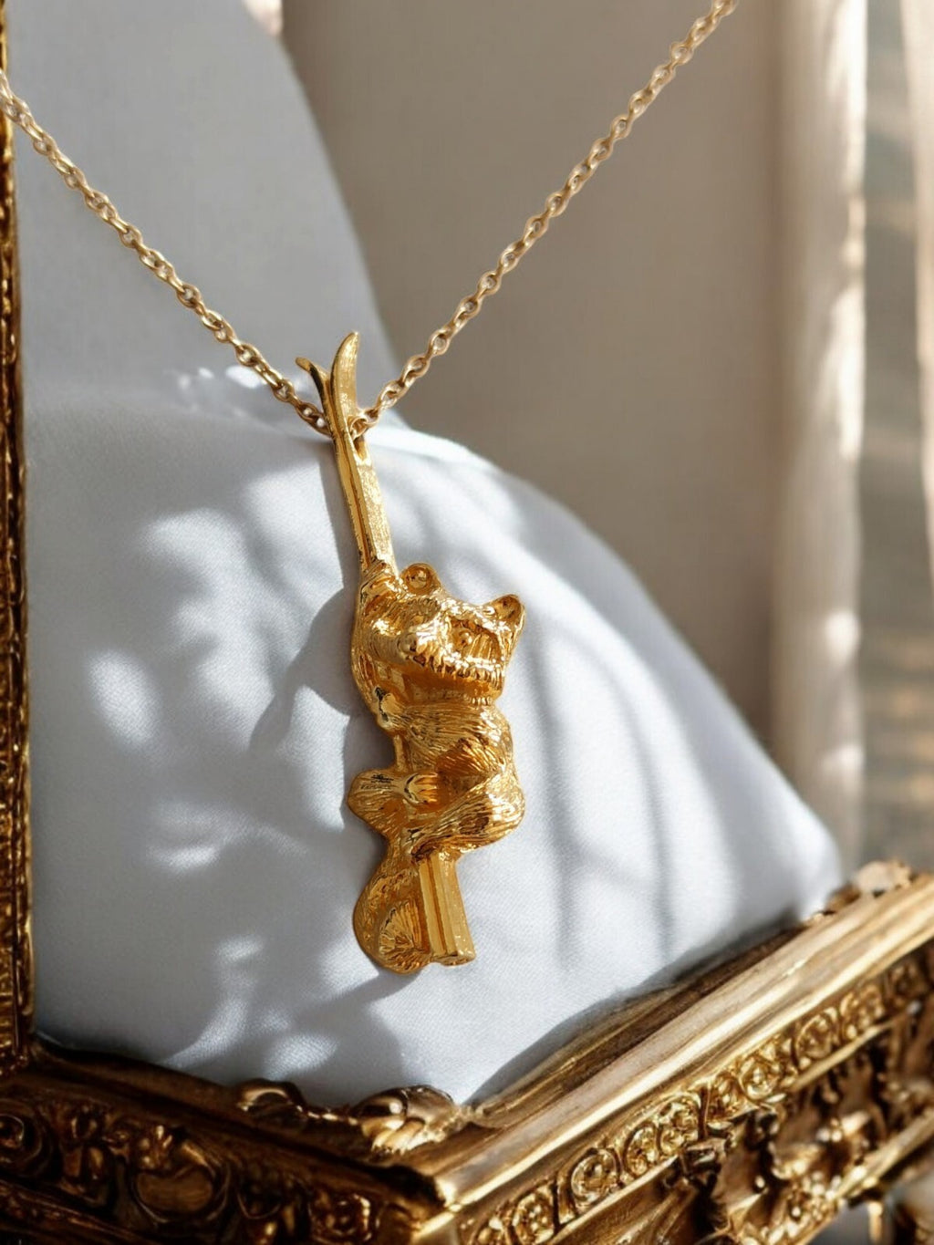 Collier pendentif ours skis doré 24 carats Lake Placid 1980 Jeux Olympiques