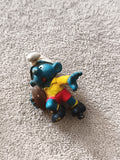Figurine Schtroumpf joueur rugby jaune rouge mini statuette déco