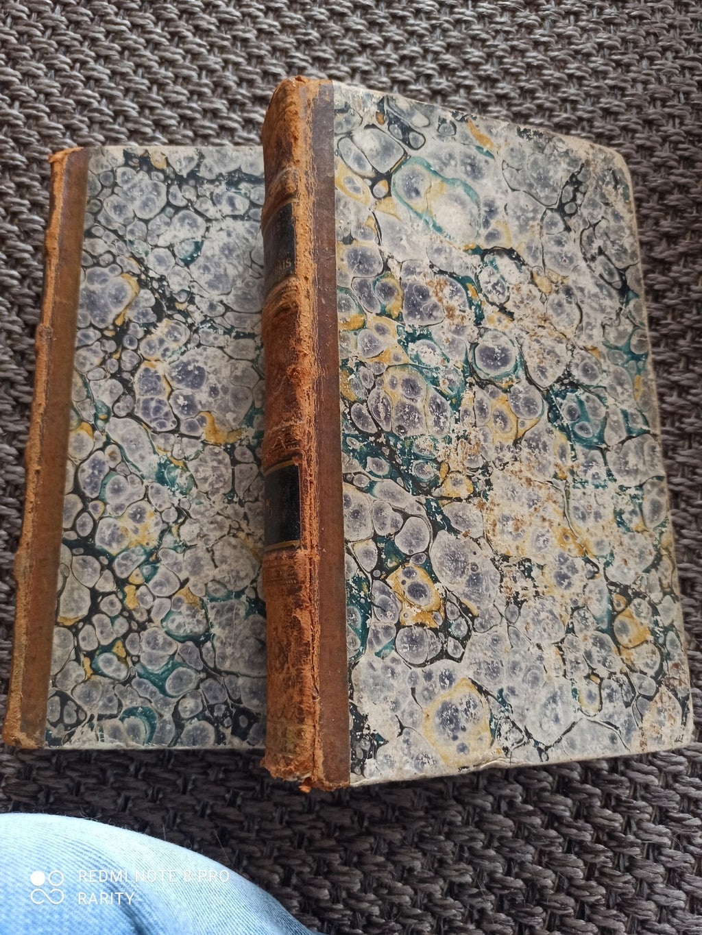 Livres anciens Oeuvres de Beaumarchais tomes 5 et 6 reliure décorée 1828