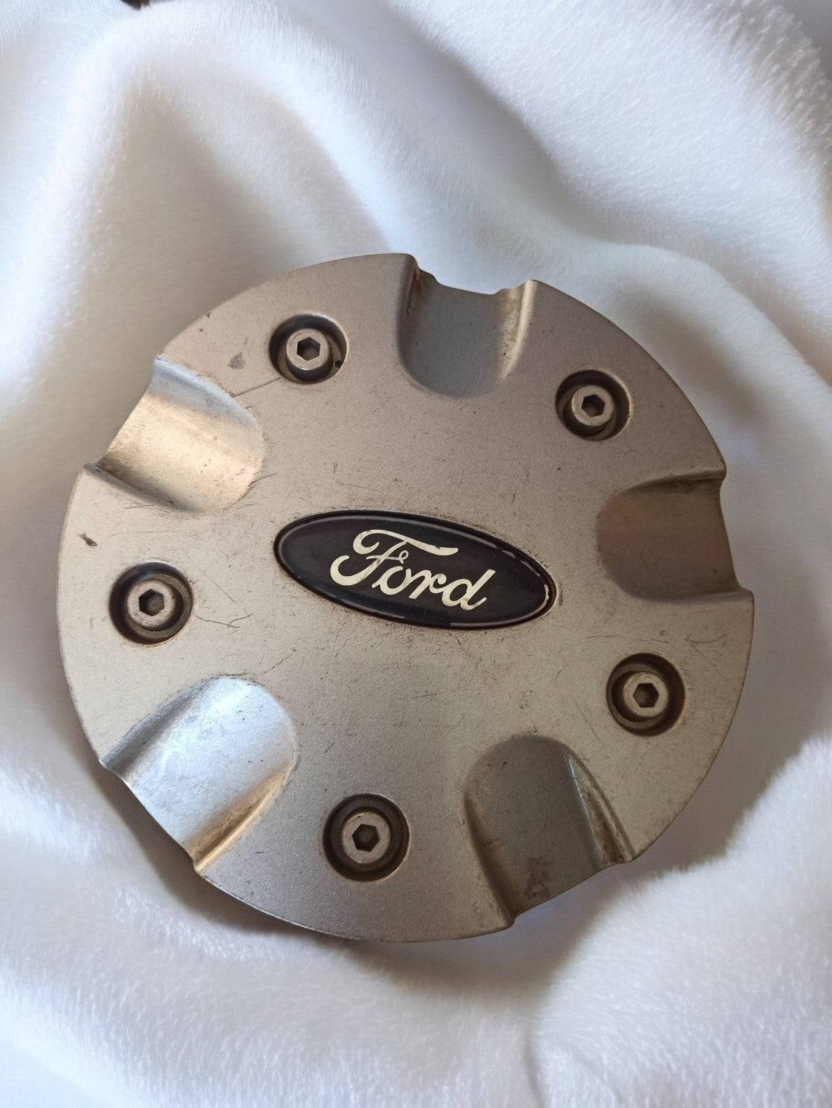 Enjoliveur Ford ancien cabochon central jante rétro vintage occasion métal