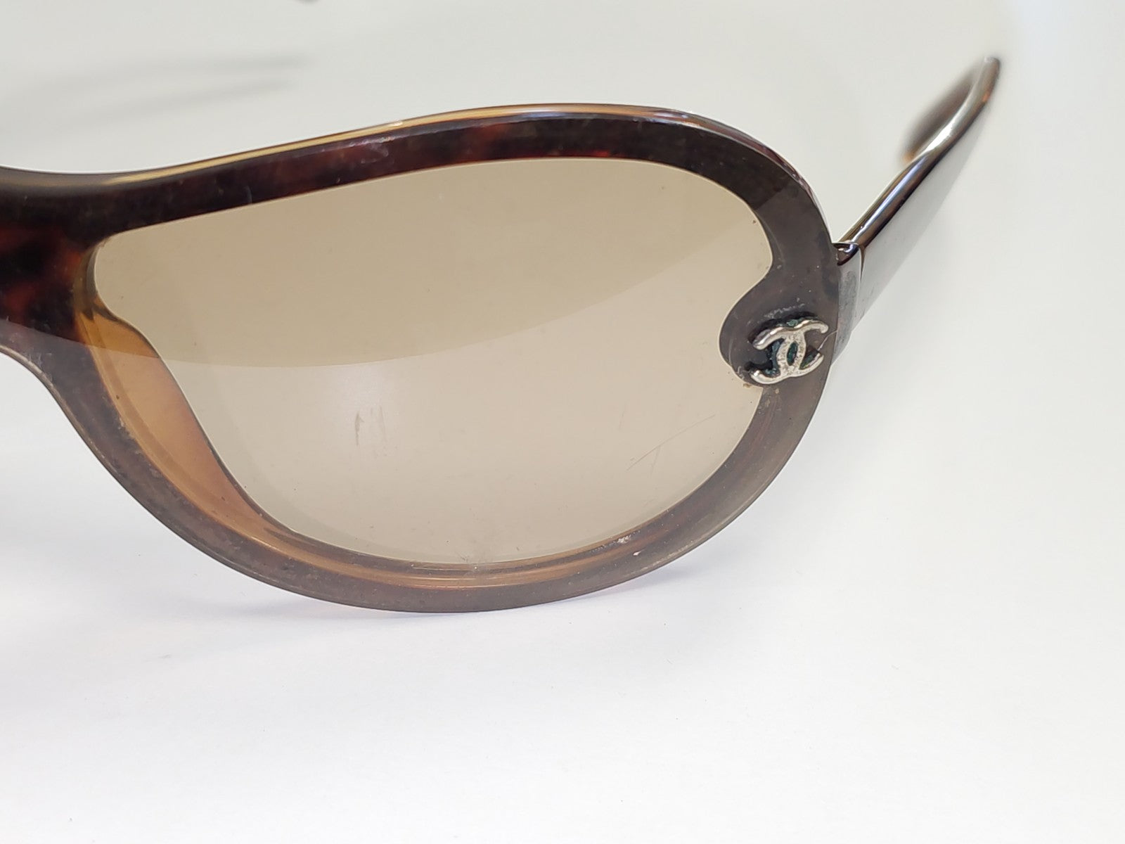 Lunettes de soleil Chanel 5066 authentiques femme élégance mode accessoire chic