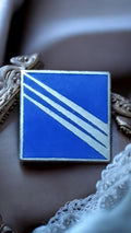 Pin's vintage carré bleu Ministère Équipements années 80 rare badge