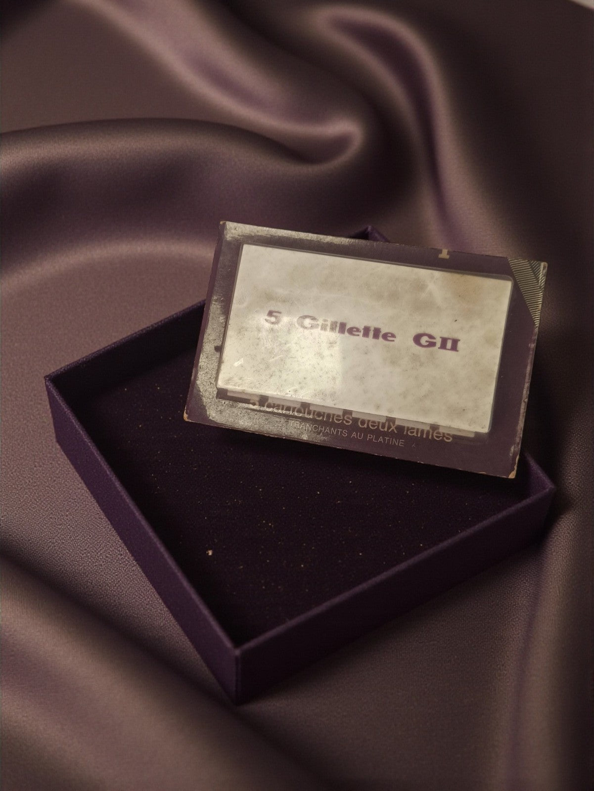 Lame de rasoir vintage Gillette GII années 60 neuve, étui violet rétro