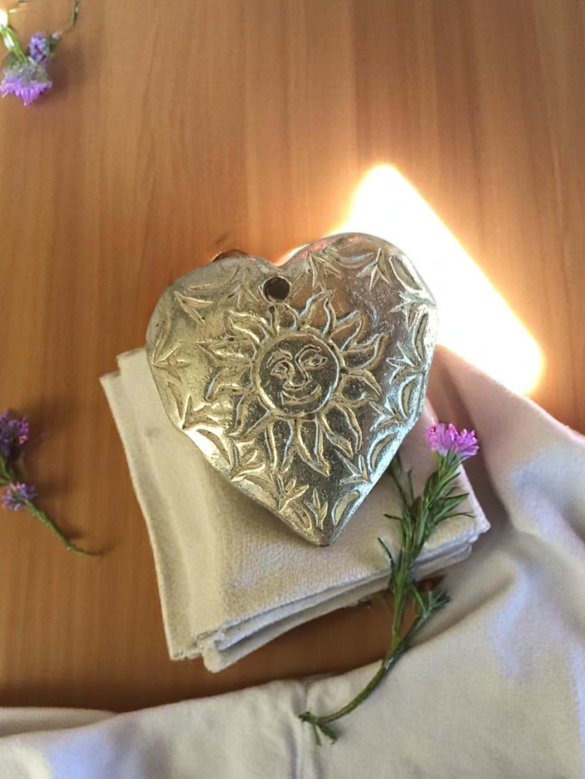 Pendentif cœur métal vintage soleil années 50 bijouterie rétro ancien