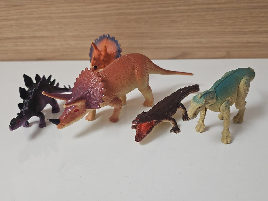 Lot de figurines dinosaures vintage et récents, collection anciens jouets dinos