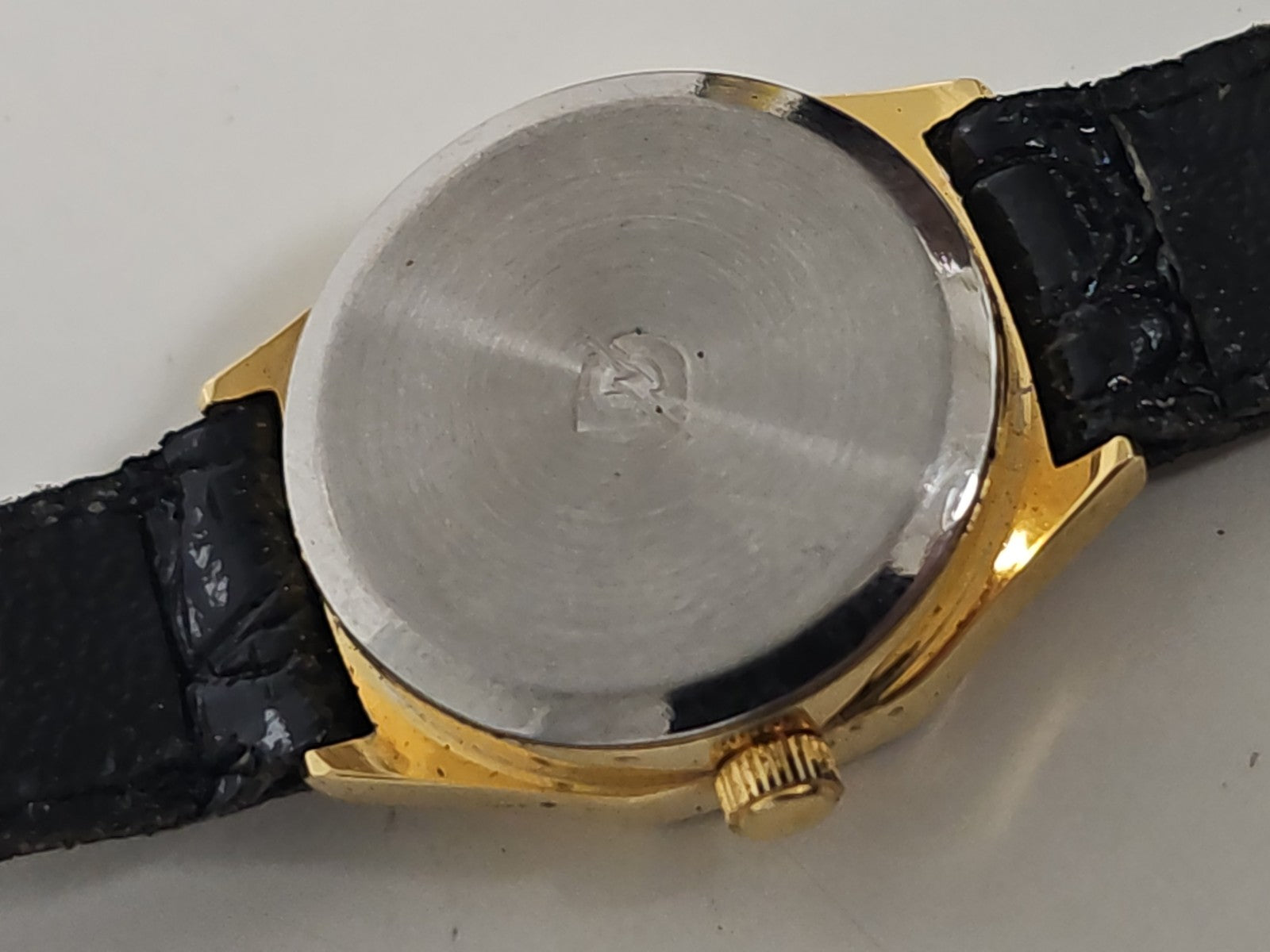 Montre mécanique femme Louifrey vintage à réparer ancienne antimagnetic rétro