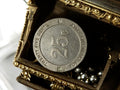 Jeton de casino vintage métal 25 cents – accessoire ancien collection