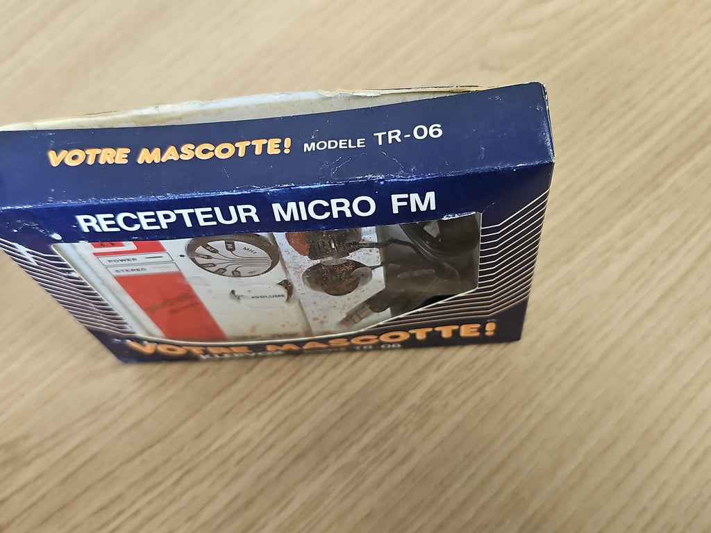 Radio de poche vintage Klervox TR-06 années 80 récepteur FM stéréo rétro