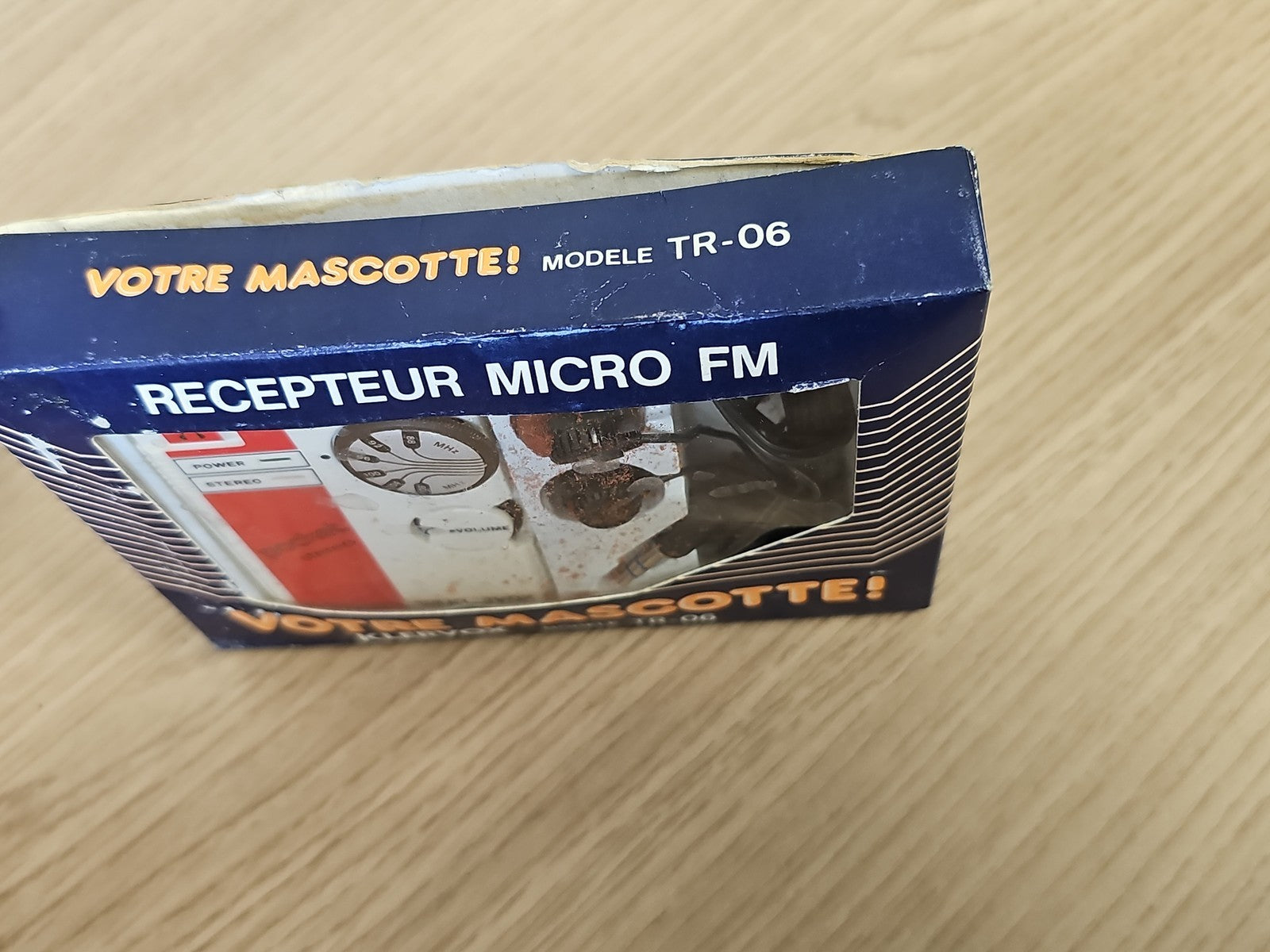 Radio de poche vintage Klervox TR-06 années 80 récepteur FM stéréo rétro