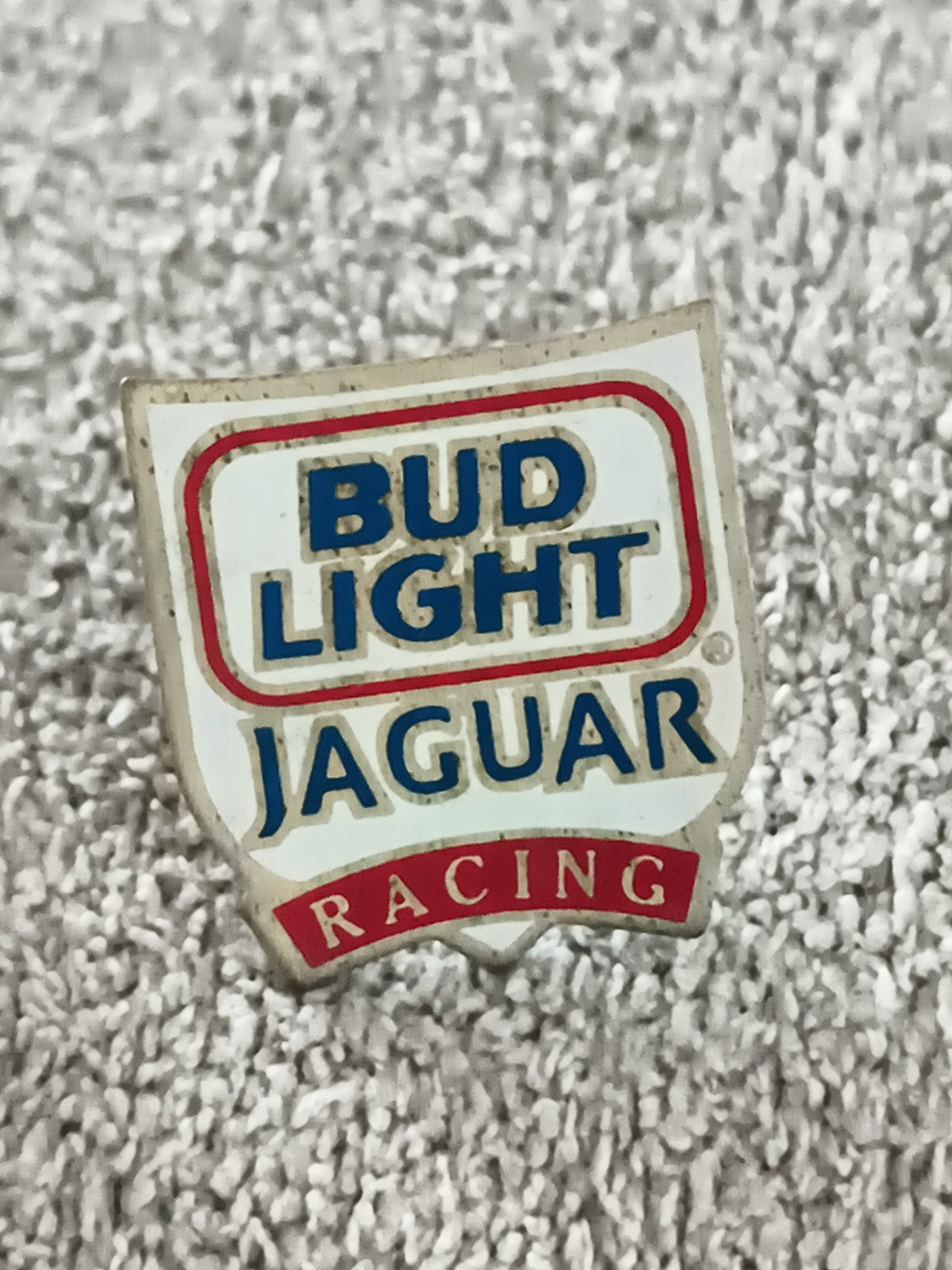 Pin's Bud Light Jaguar Racing vintage, logo émaillé, badge auto sport (Ref 10)