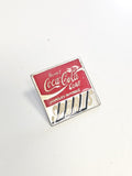 Pin's publicitaire rétro Coca Cola ancien collection vintage boisson soda badge
