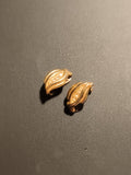 Paire de clips d’oreilles vintage dorés feuille strass ancien fantaisie