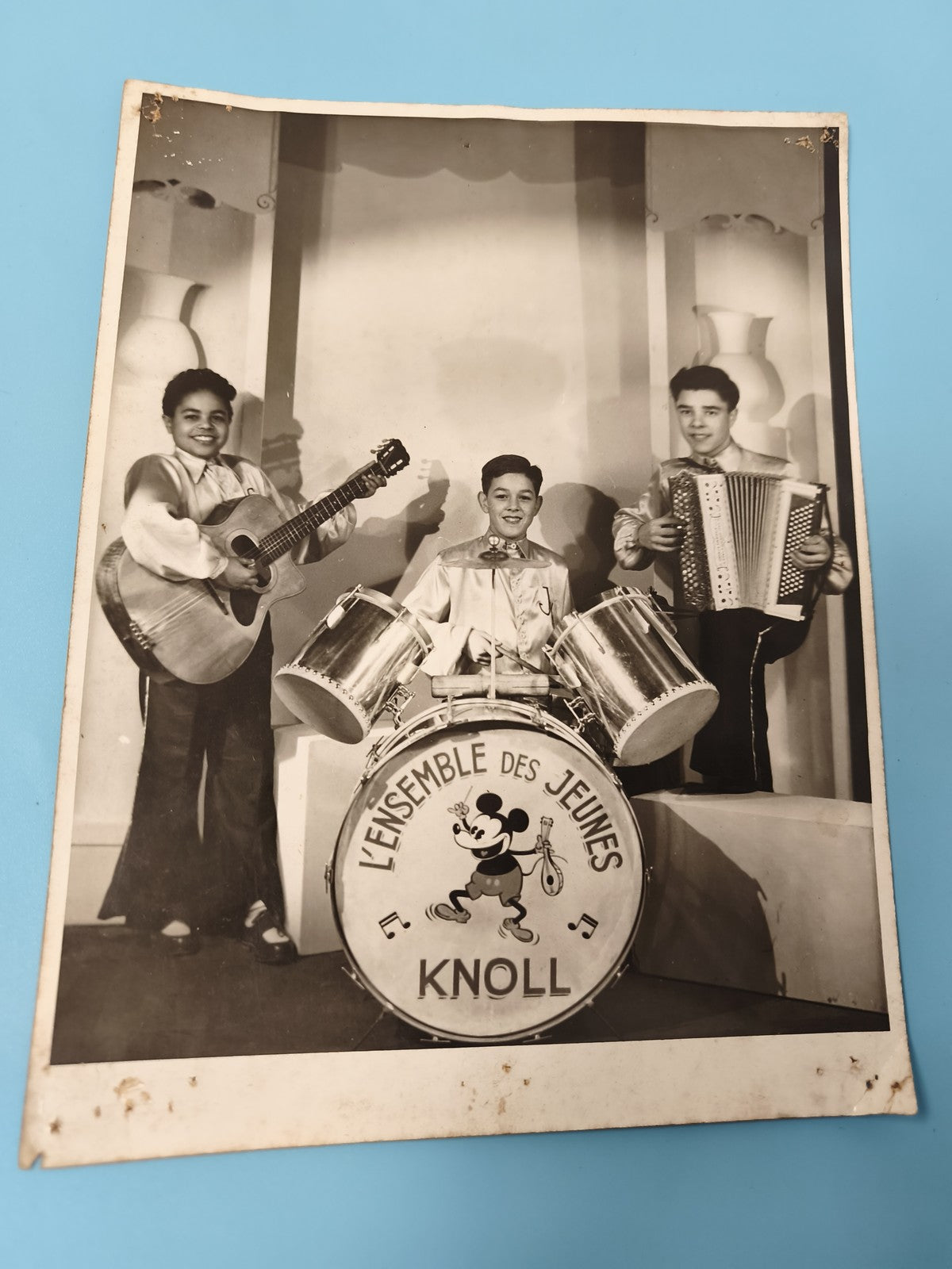 Ancienne photo groupe musical L'Ensemble des Jeunes Knoll vintage noir et blanc