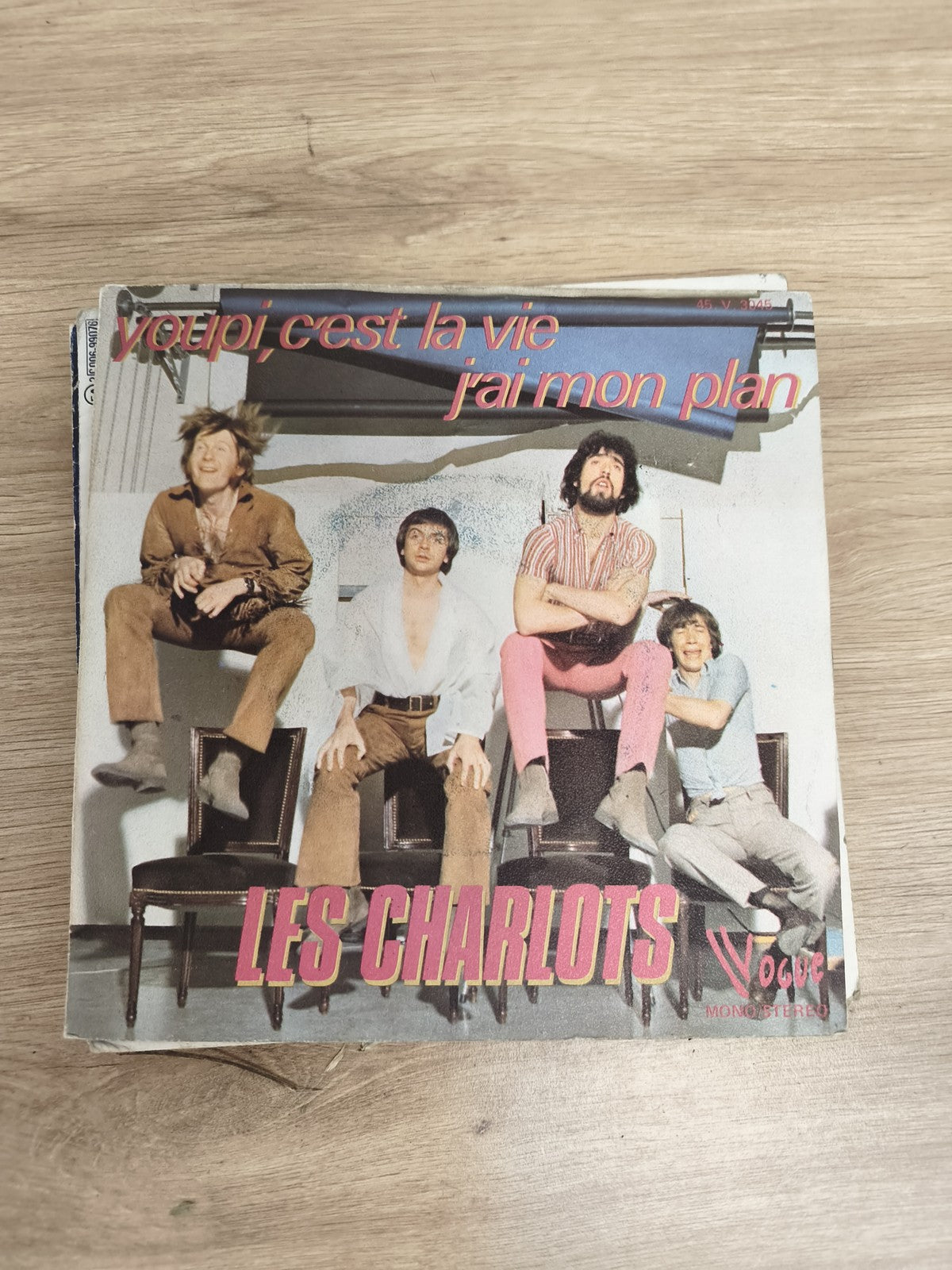 Vinyle 45T Les Charlots Youpi c'est la vie / J'ai mon plan pochette illustrée