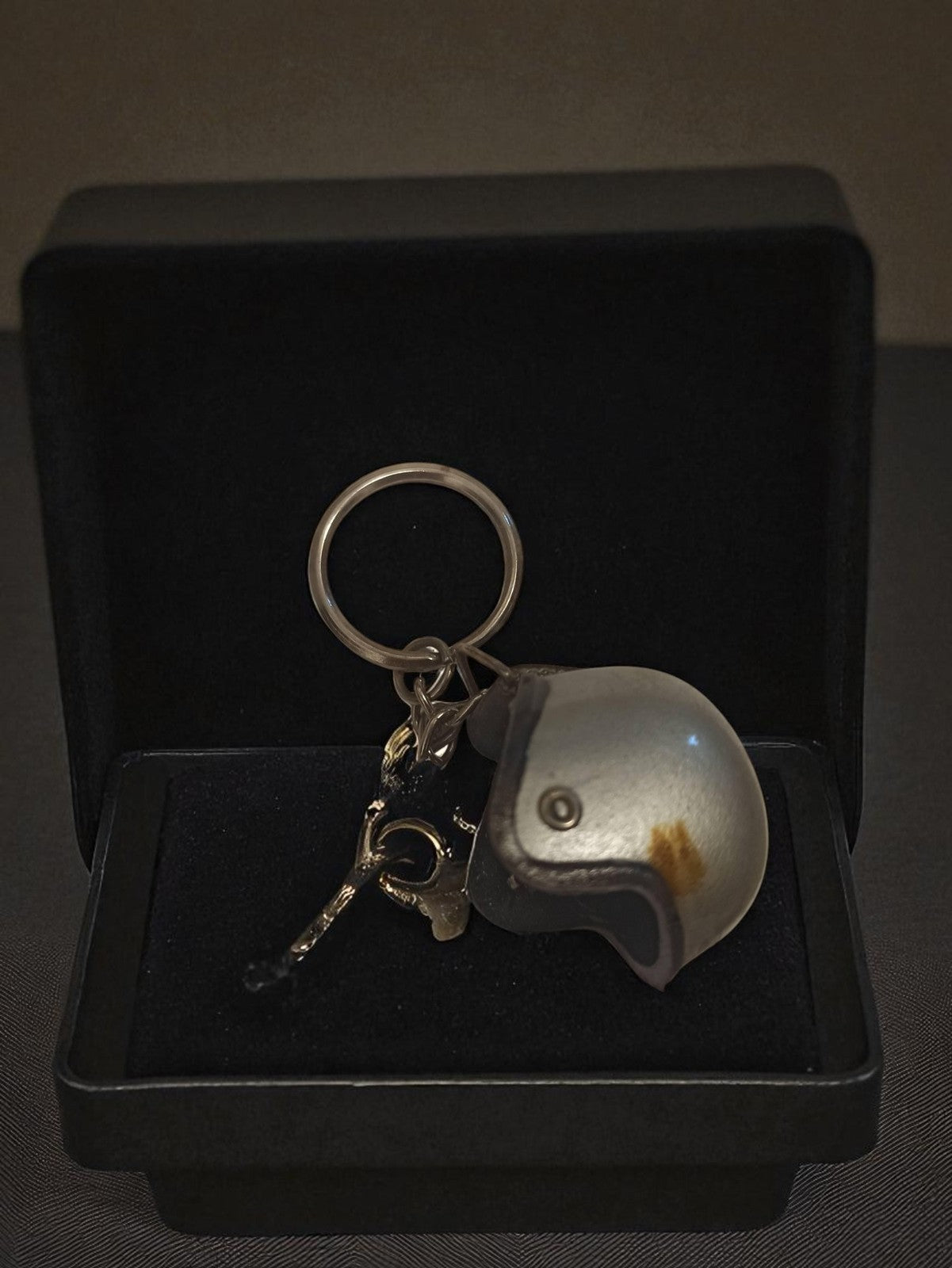 Porte-clés casque moto vintage argenté rétro années 70-90 publicitaire ancien