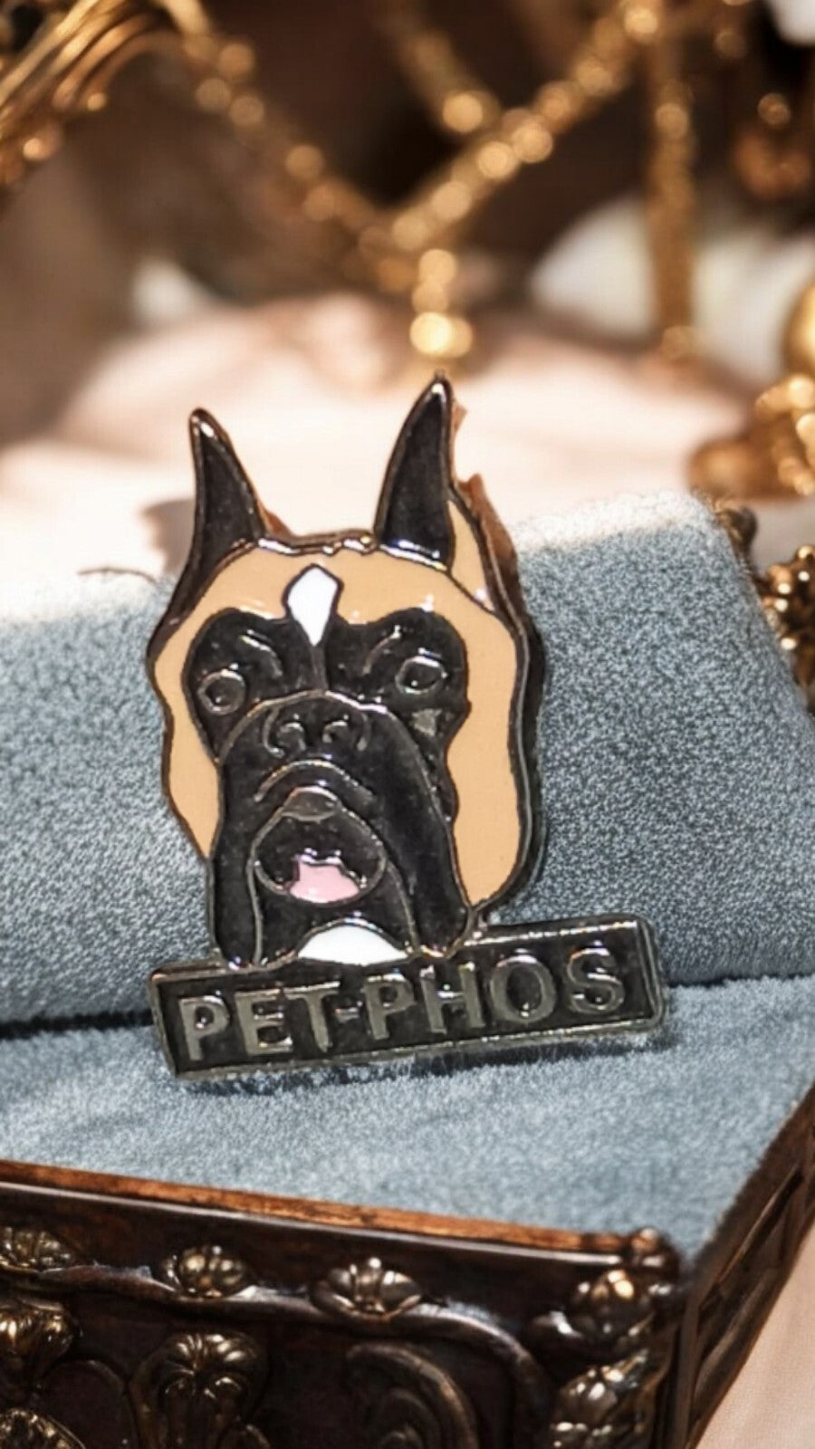 Pin's vintage chien Boxer PET PHOS émaillé ancien – badge rare collection