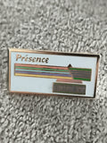 Pin's vintage Présence Contrat BNP rectangulaire émaillé, badge ancien banque