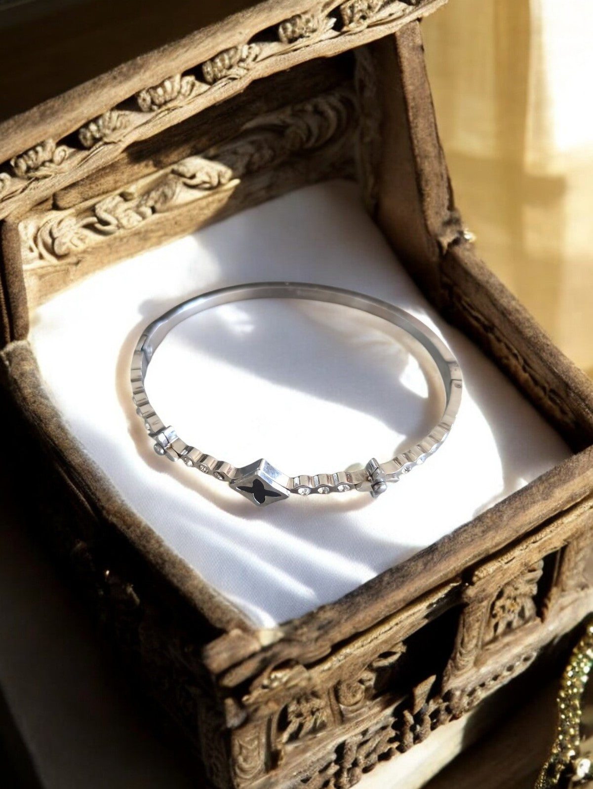 Bracelet jonc rigide rétro motif étoile argenté vintage fantaisie