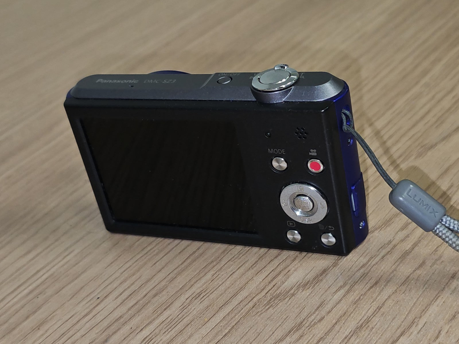 Appareil photo numérique compact Panasonic LUMIX DMC-SZ3 fonctionnel ss chargeur