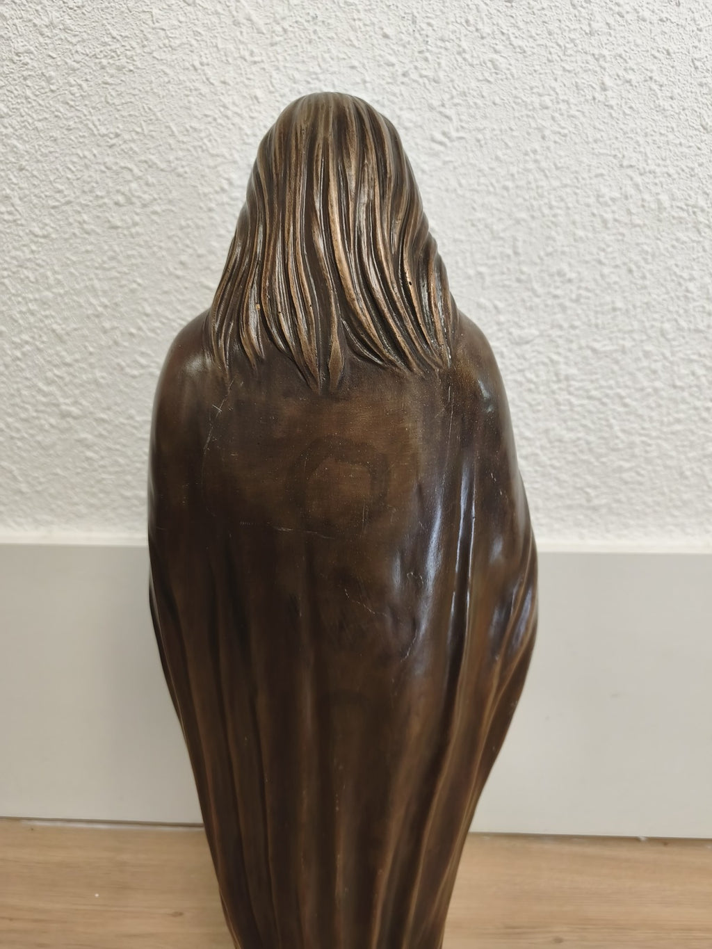 Importante statue du Christ Jésus en bronze creux, patine brune, mains ouvertes
