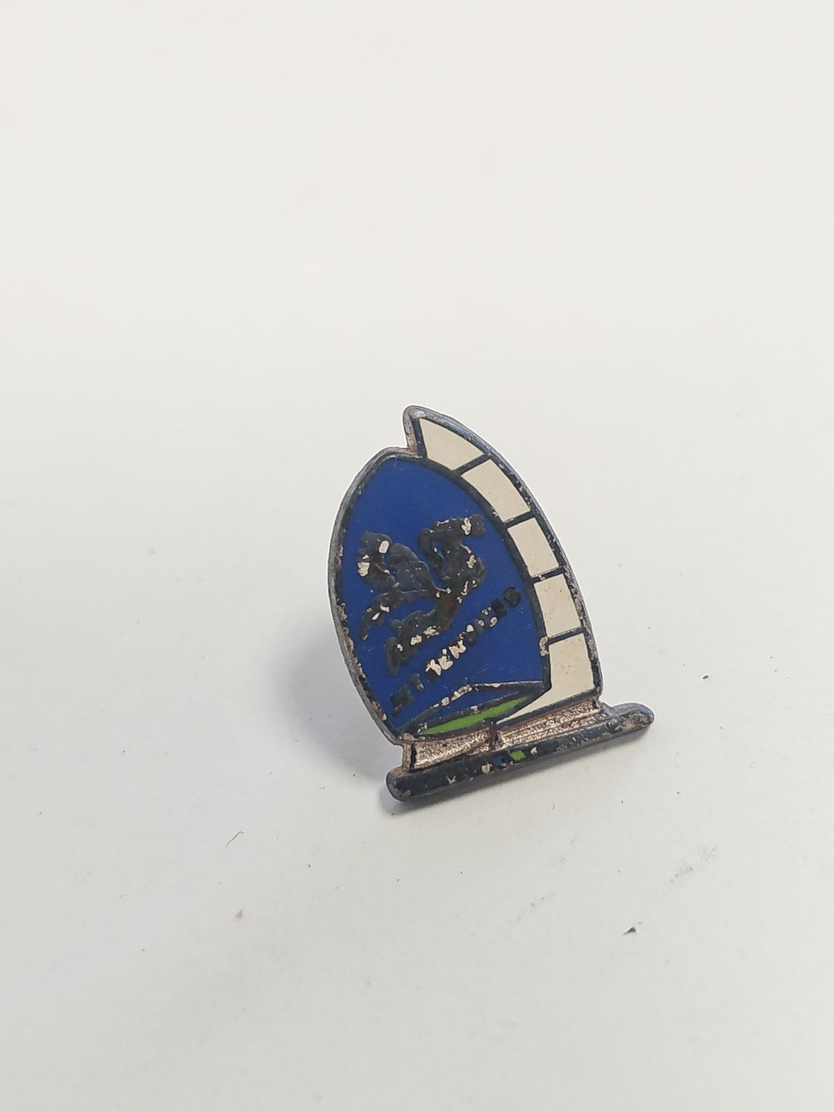 Pin's rétro voile ancien, badge collection nautisme vintage, accessoire marin ra