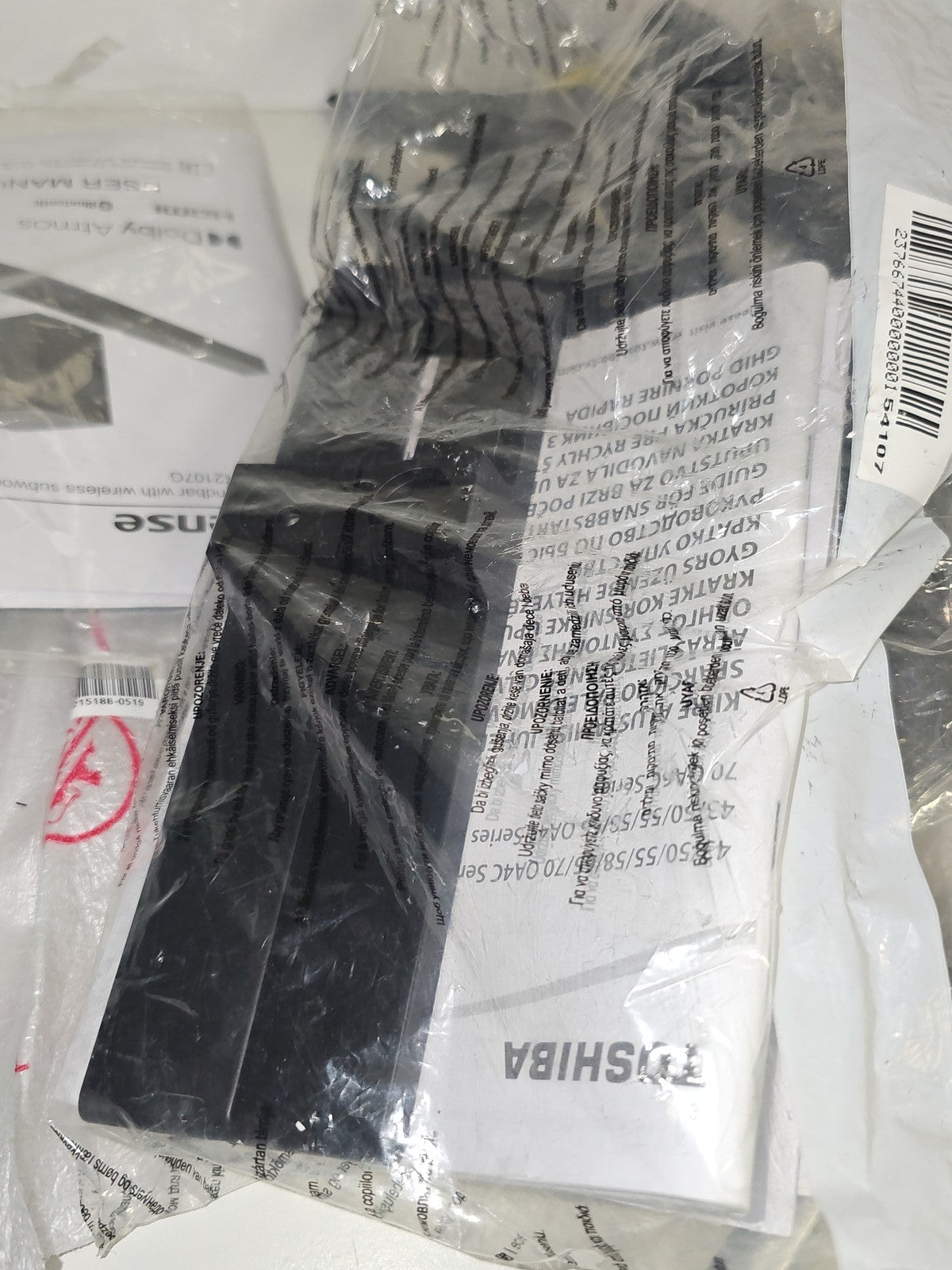 Lot supports muraux TV et écrans PC neufs, compatible Toshiba et autres marques