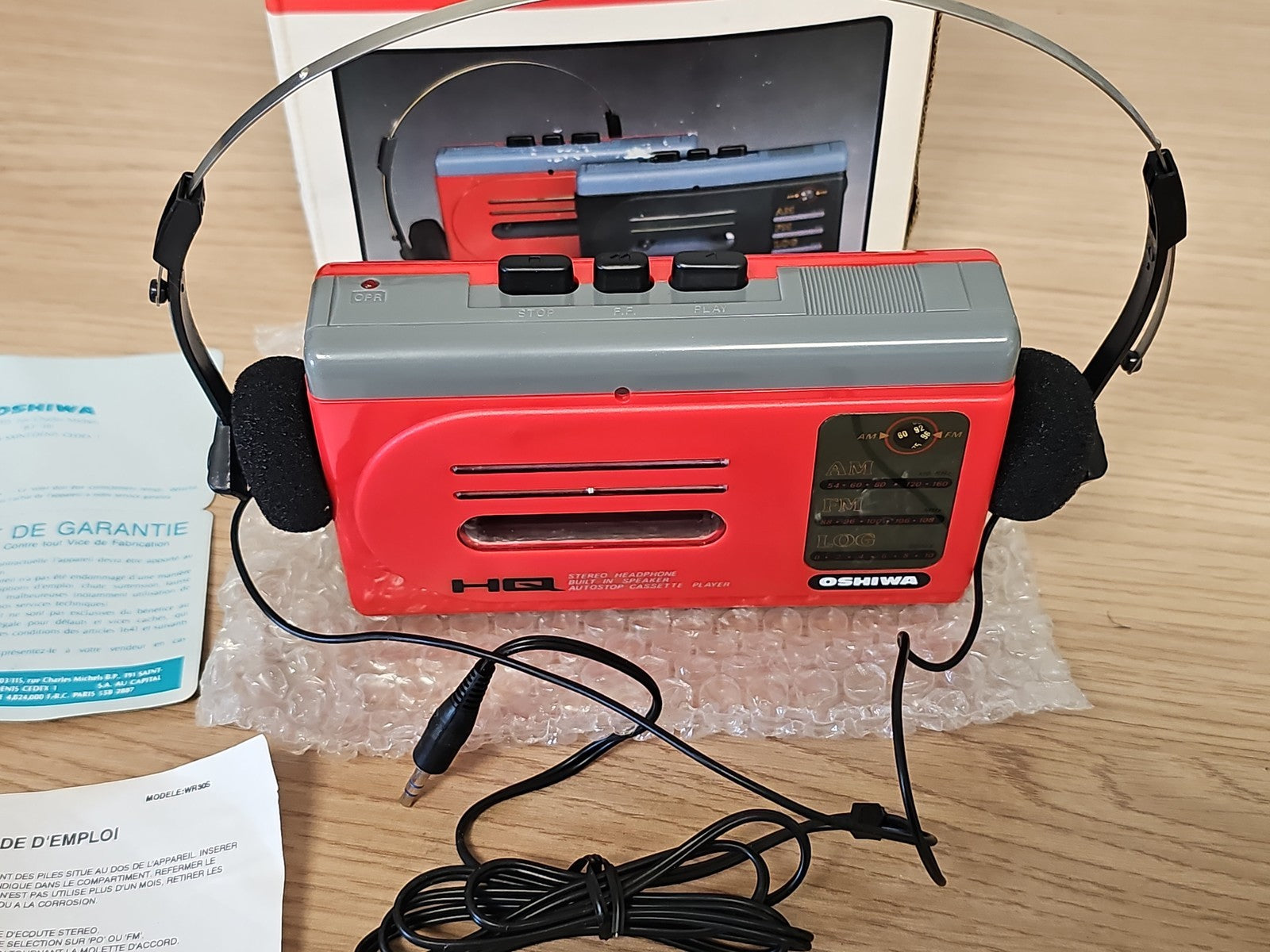 Lecteur cassette vintage Oshiwa WR-30S rétro AM/FM stéréo portable ancien