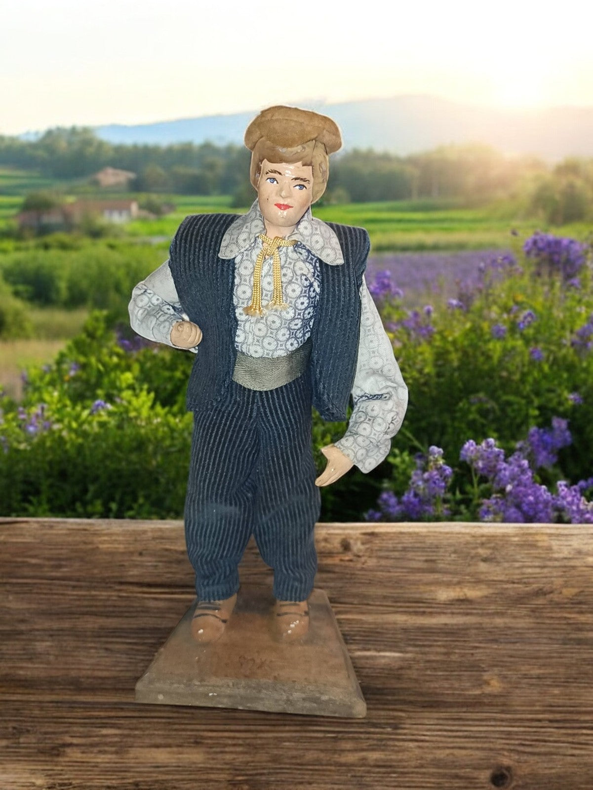 Santon homme Provence argile signé Saye costume traditionnel socle