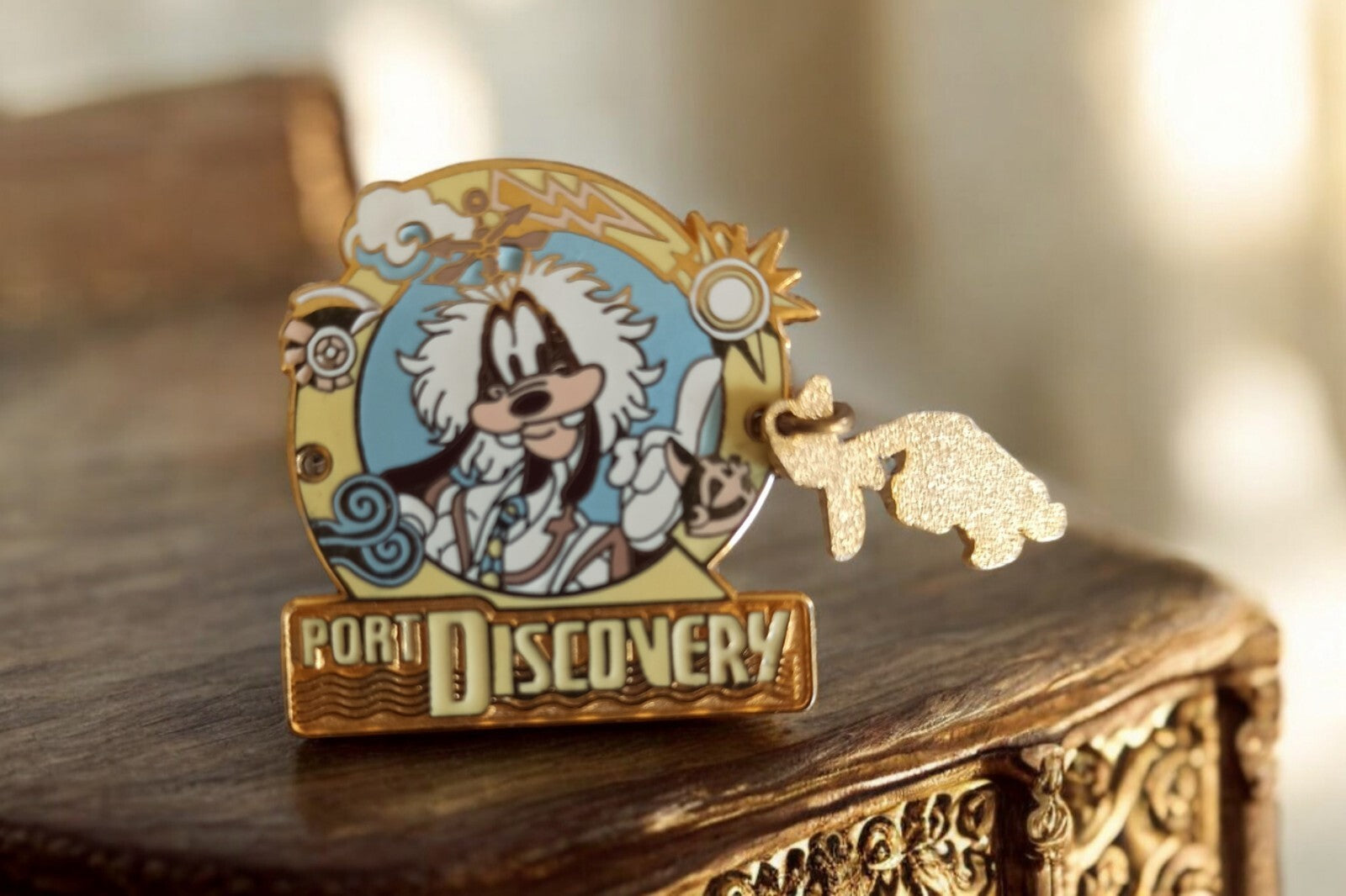 Pin's Disney Port Discovery Tokyo Disneyland Goofy doré rare souvenir