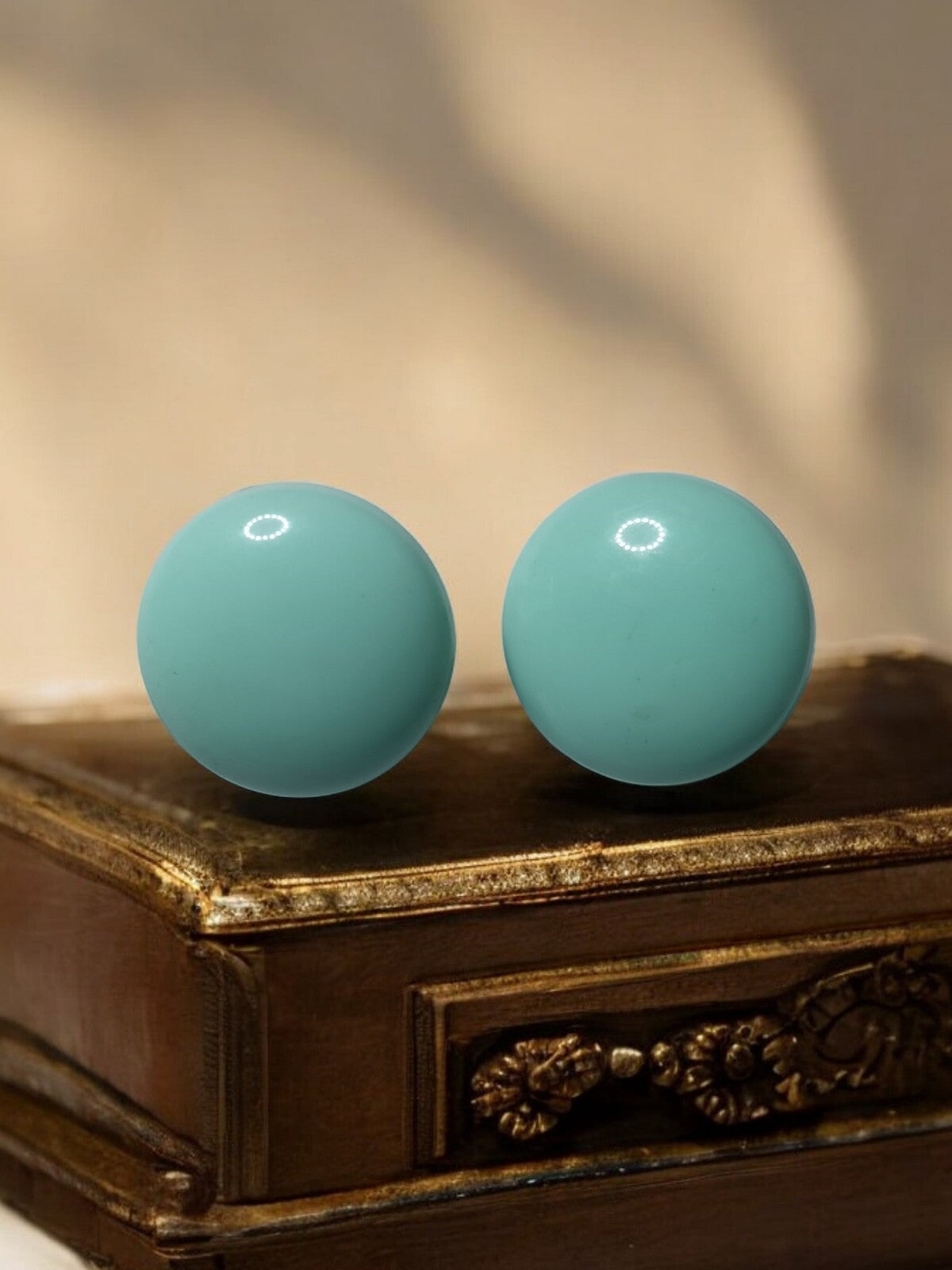Paire boucles d’oreilles clips vintage rondes bleu turquoise, fantaisie ancienne