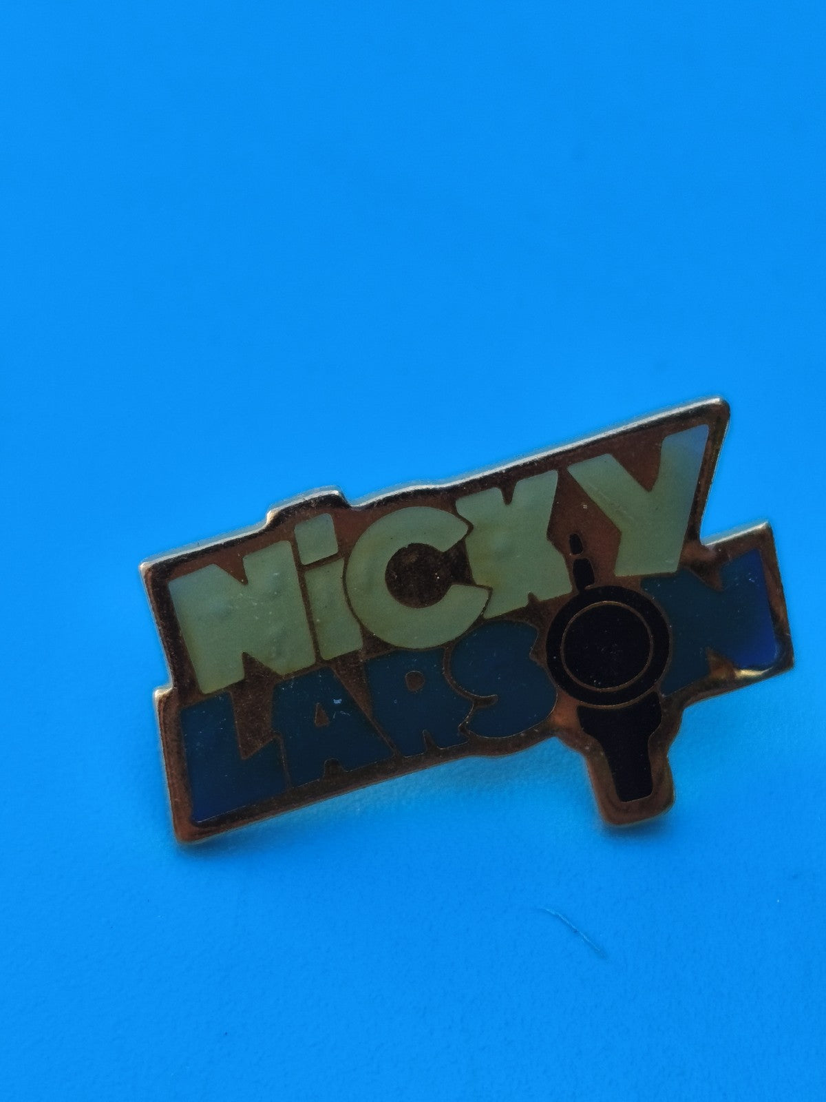 Pin's vintage Nicky Larson logo émaillé, collection animation, rare occasion