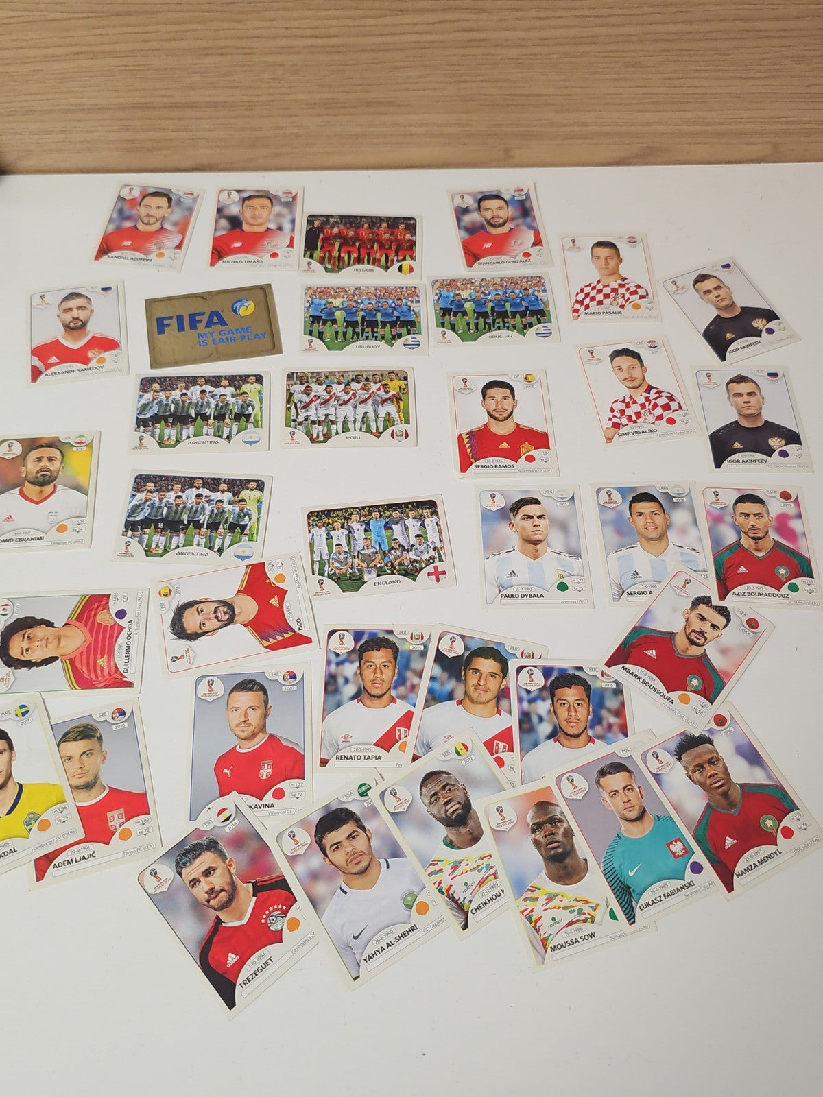 Gros lot de cartes football divers modèles pack cartes foot occasion à saisir