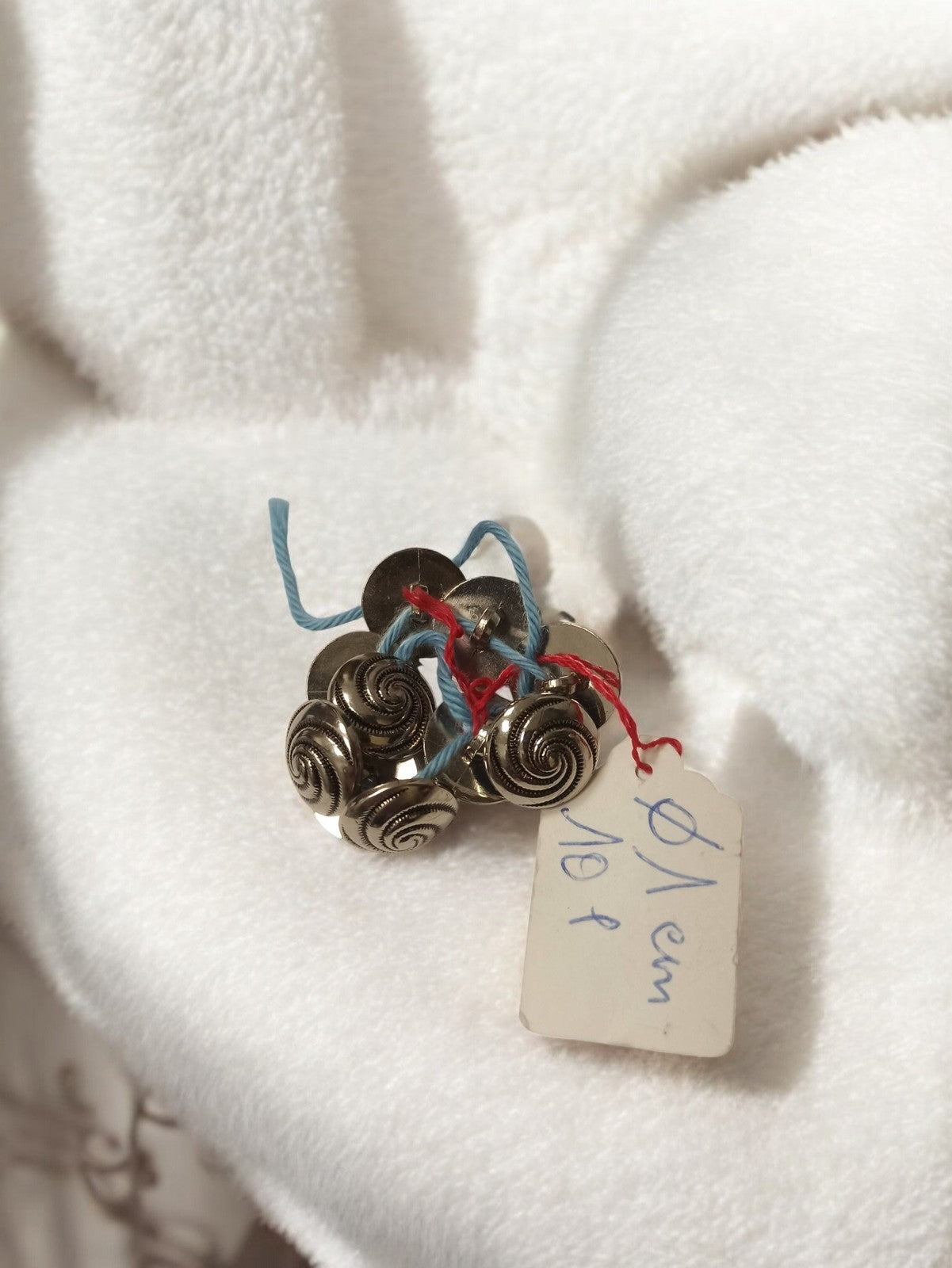 Lot 4 boutons anciens spirale métal vintage rétro couture déco