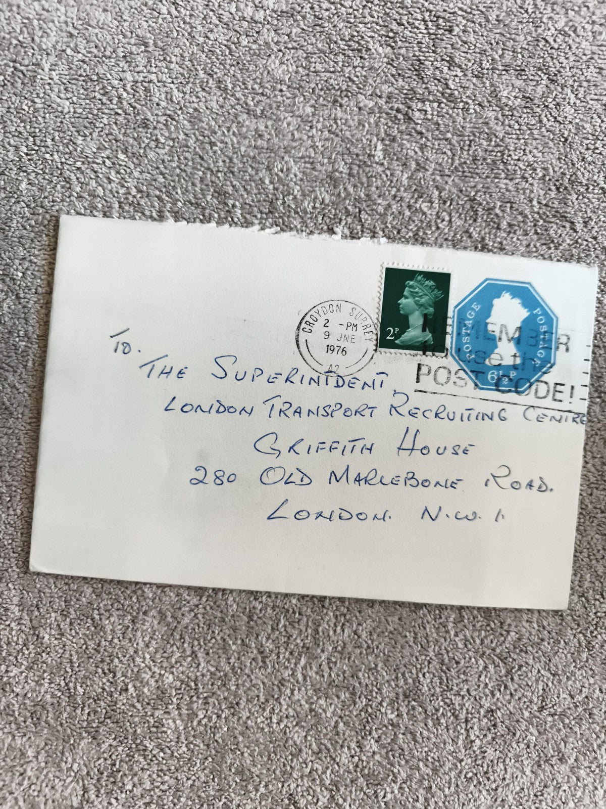 Lettre affranchie Royaume-Uni 1976 timbres Elizabeth II, cachet Croydon philatél