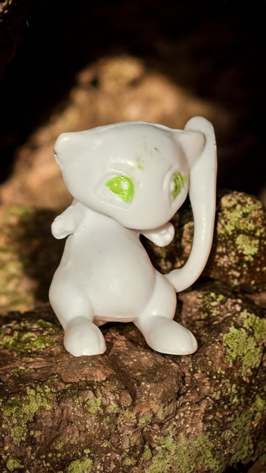 Figurine Pokémon Mew PVC blanc yeux verts 2005-2006 vintage rare