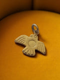 Pendentif vintage oiseau en métal doré, motif stylisé rétro, bijou ancien