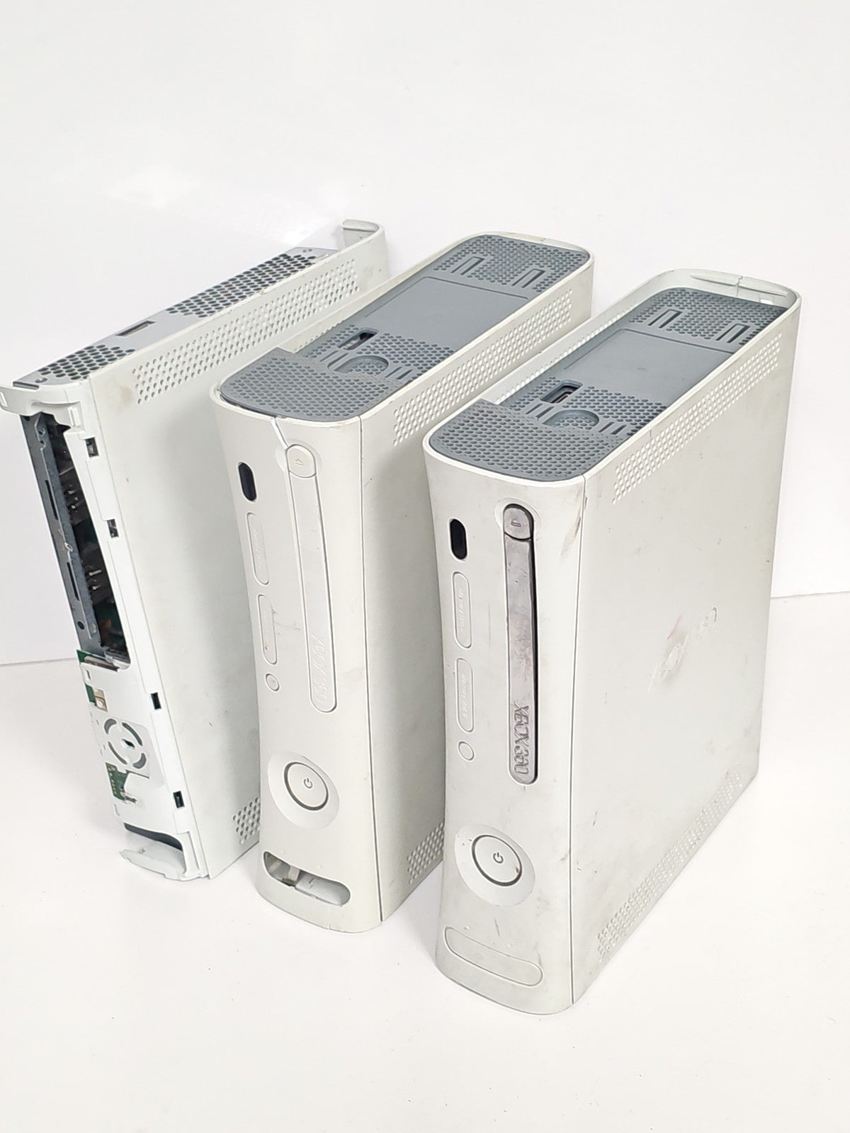 Lot 3 consoles Xbox 360 HS pour pièces détachées à réparer Microsoft Xbox