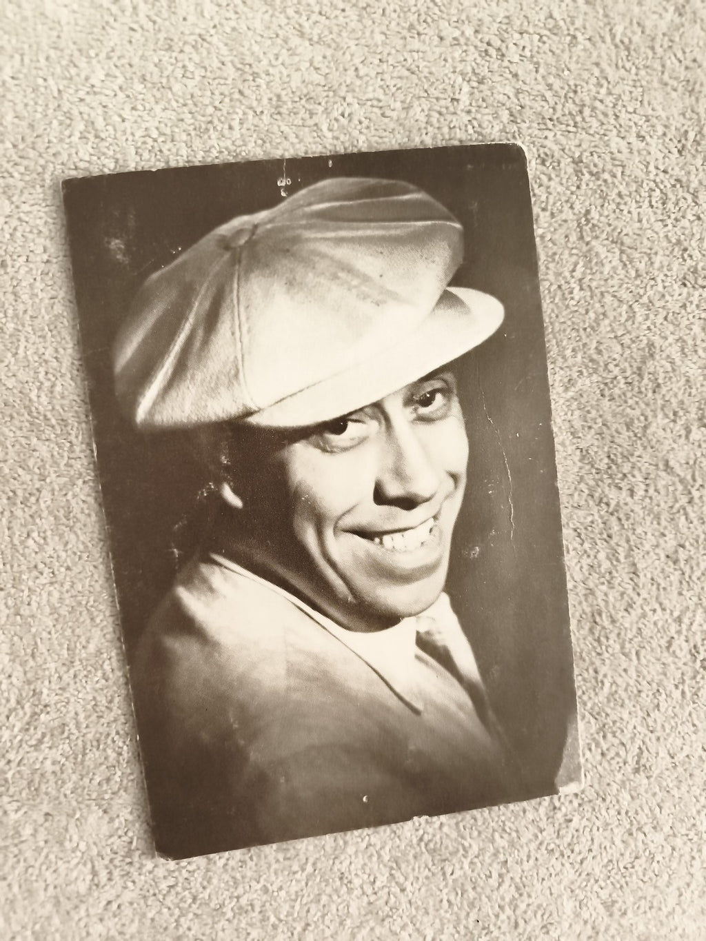 Carte postale ancienne photo Fernandel portrait chapeau vintage noir et blanc CP
