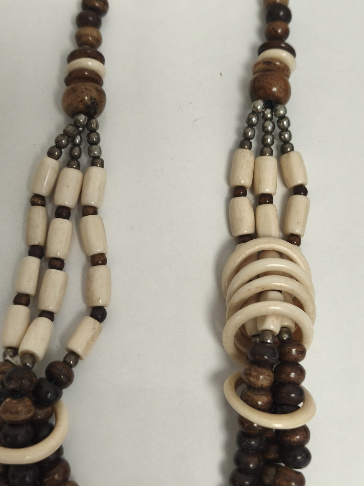 Collier ancien multi-rangs perles os et marron, ethnique vintage, gros maillons