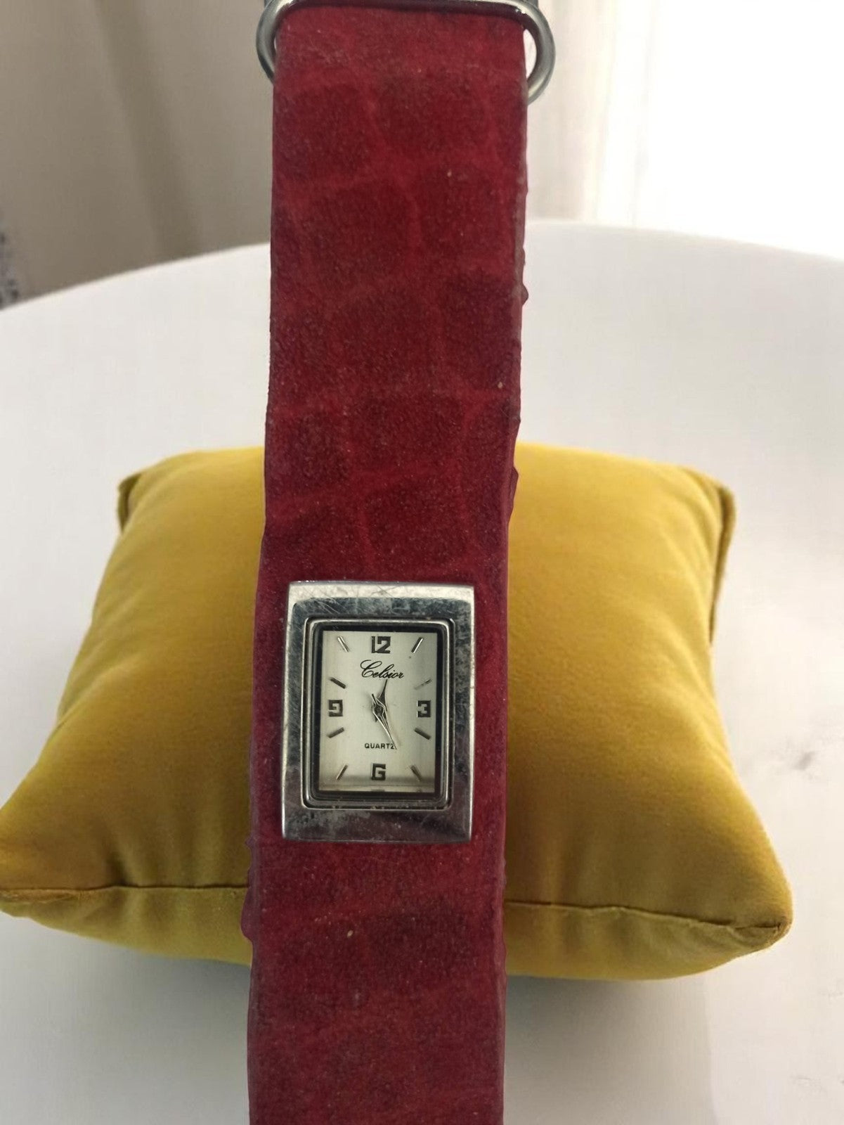 Montre femme Celsior vintage rétro cadran rectangulaire bracelet rouge