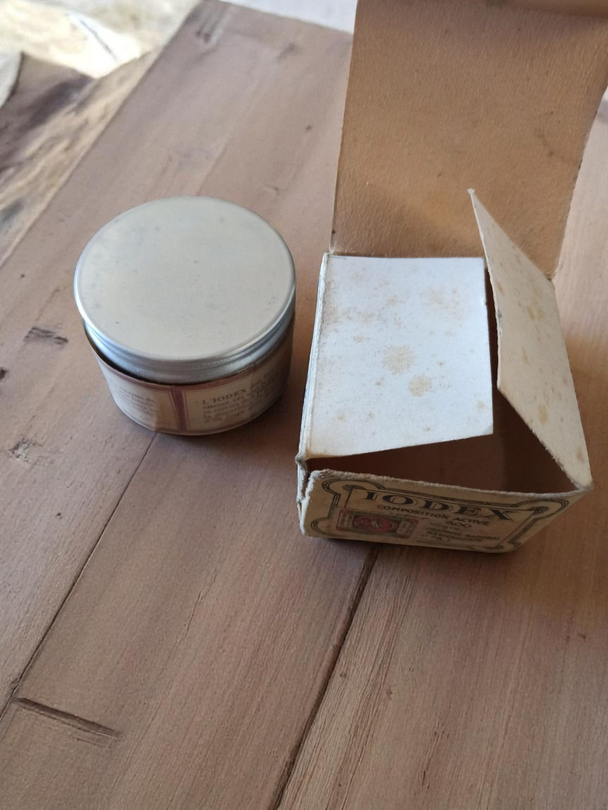 Boîte Iodex ancienne Laboratoires Rissa Lille vintage 1940 déco pharmacie