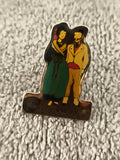 Pin's vintage FINA Savoie costume régional émaillé ancien badge