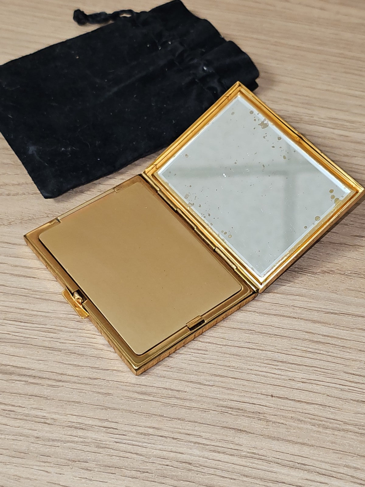 Poudrier ancien vintage Patrys années 50 maquillage rétro collection beauté