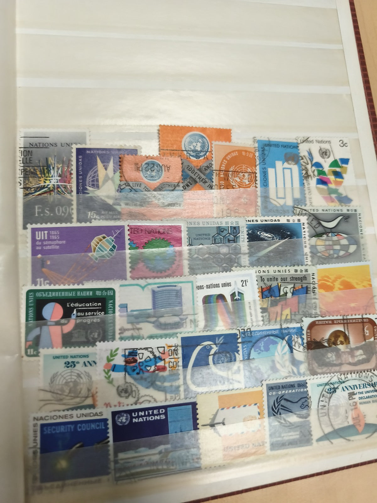 Lot timbres Nations Unies ONU oblitérés thématiques multicolores philatélie